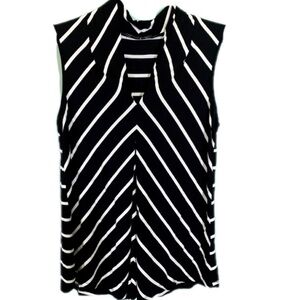 Cable and Gauge black and white stripped V Neck sleeveless career top Sz Small